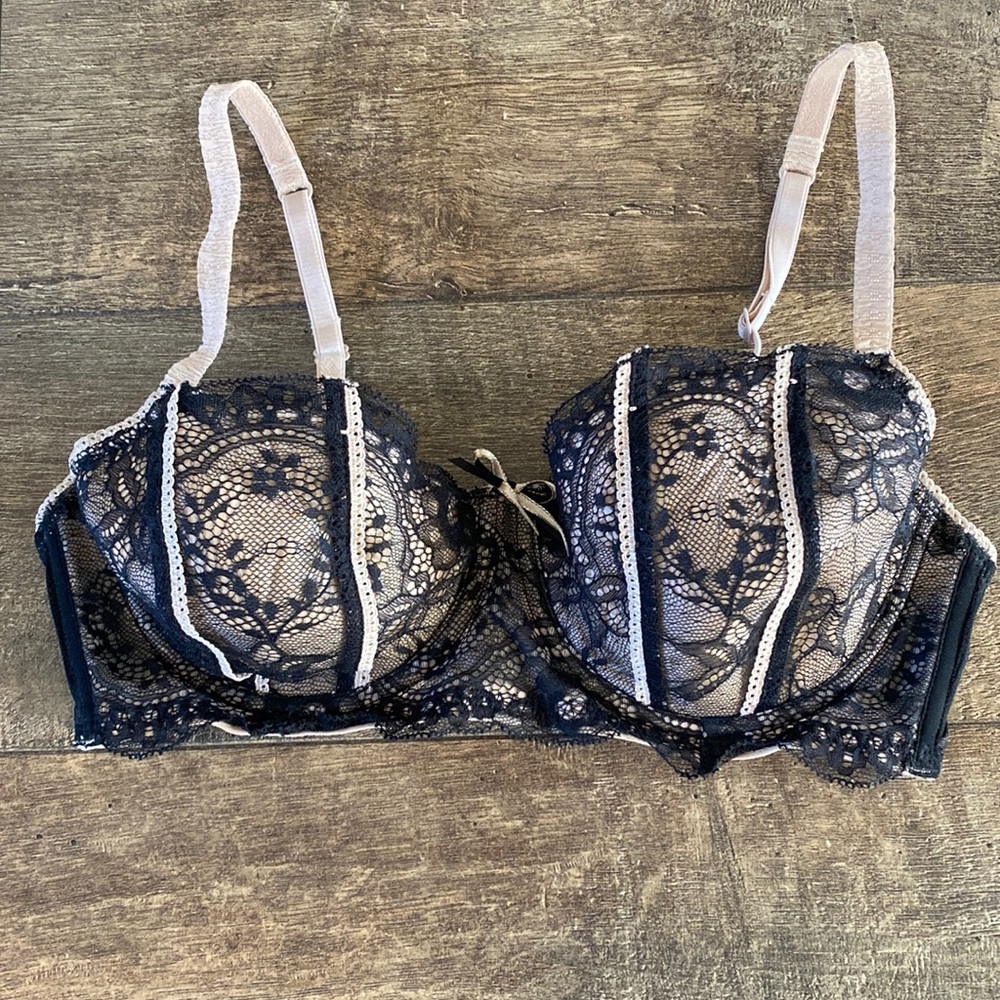 NWOT Lace Bra 36C